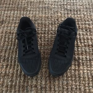 Under Armour Sneakers